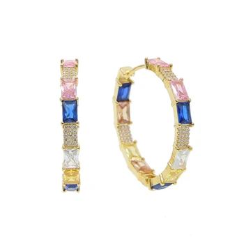 серьги-кольца с радужным фианитом с золотым наполнением, разноцветные белые 2-цветные обручи с кубическим цирконием, классические женские украшения
